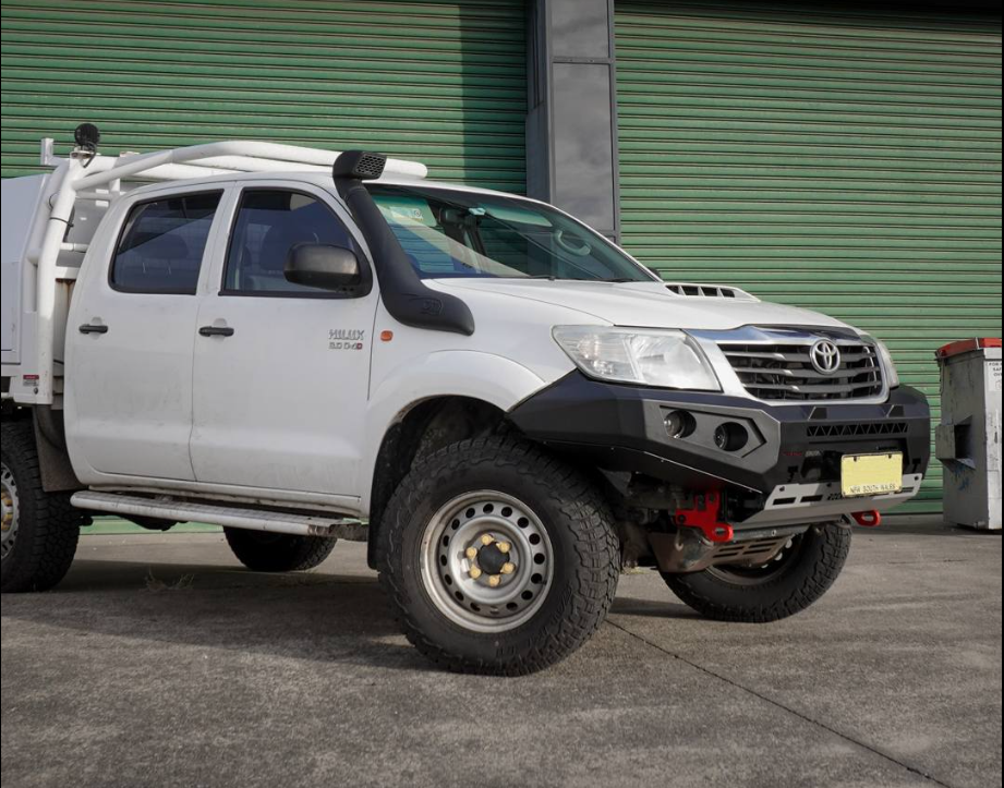 ROCKARMOR GT HOOPLESS STEEL BULLBAR TO SUIT TOYOTA HILUX 2012-2015